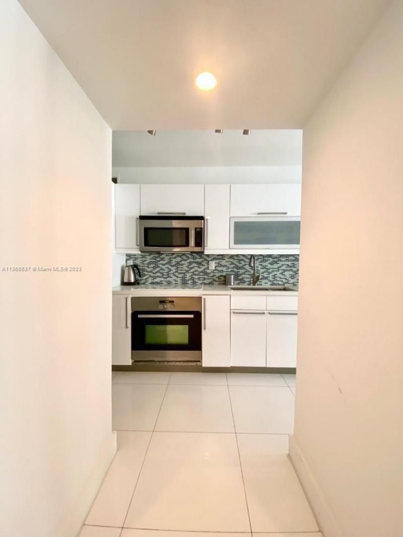 100 Lincoln Rd, Unit 906, Miami Beach, FL 33139 Photo
