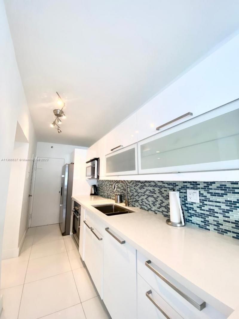 100 Lincoln Rd, Unit 906, Miami Beach, FL 33139 Photo