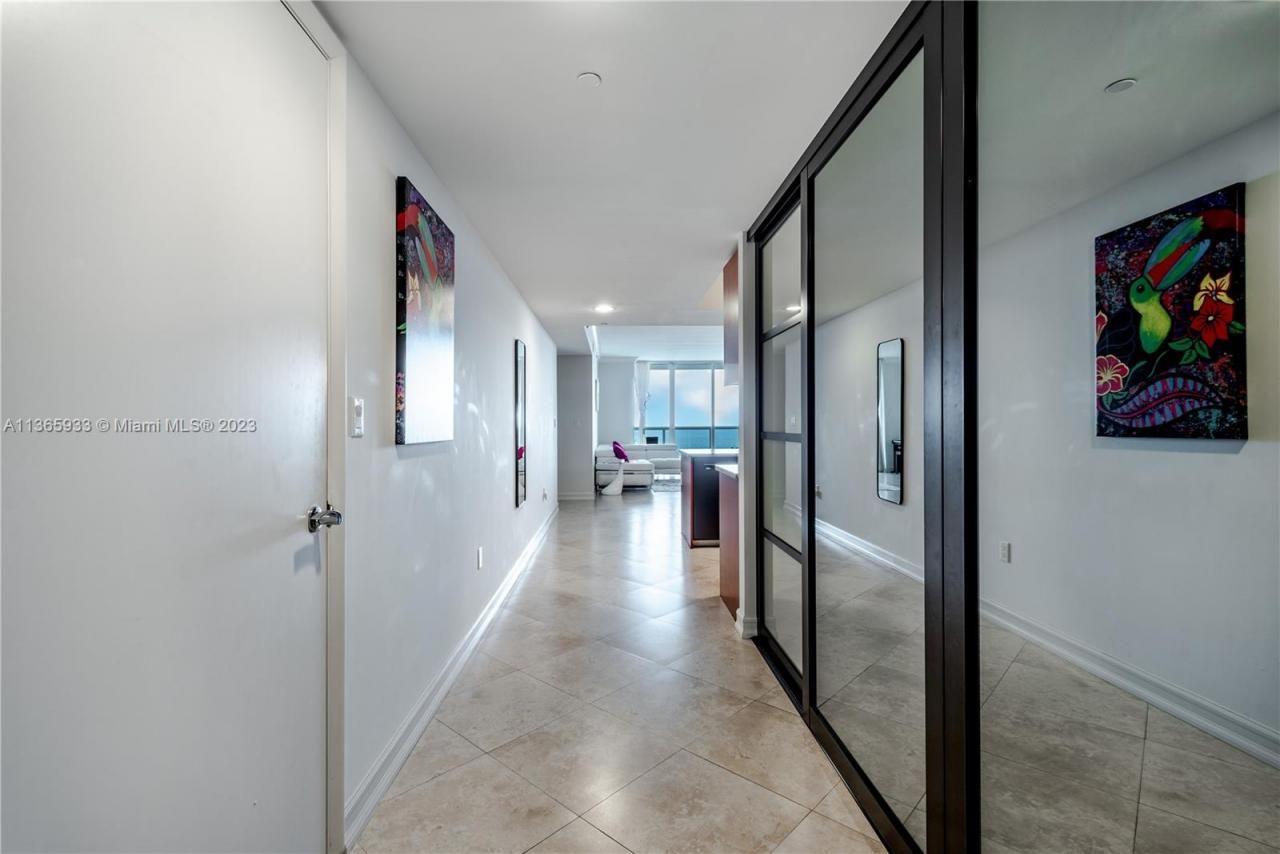 1830 S Ocean Dr, Unit 3511, Hallandale Beach, FL 33009 Photo