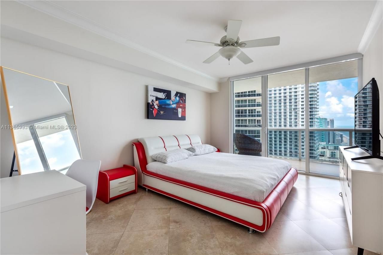 1830 S Ocean Dr, Unit 3511, Hallandale Beach, FL 33009 Photo