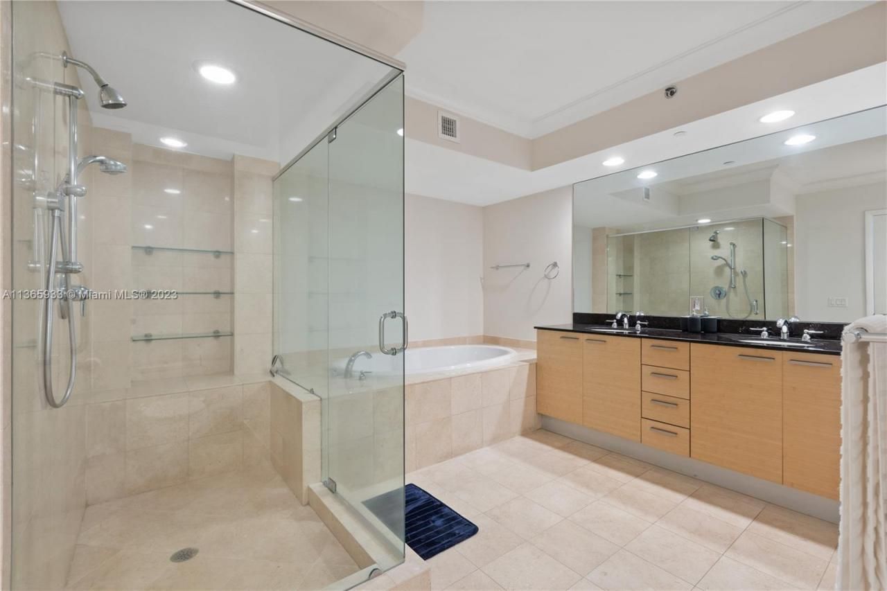 1830 S Ocean Dr, Unit 3511, Hallandale Beach, FL 33009 Photo