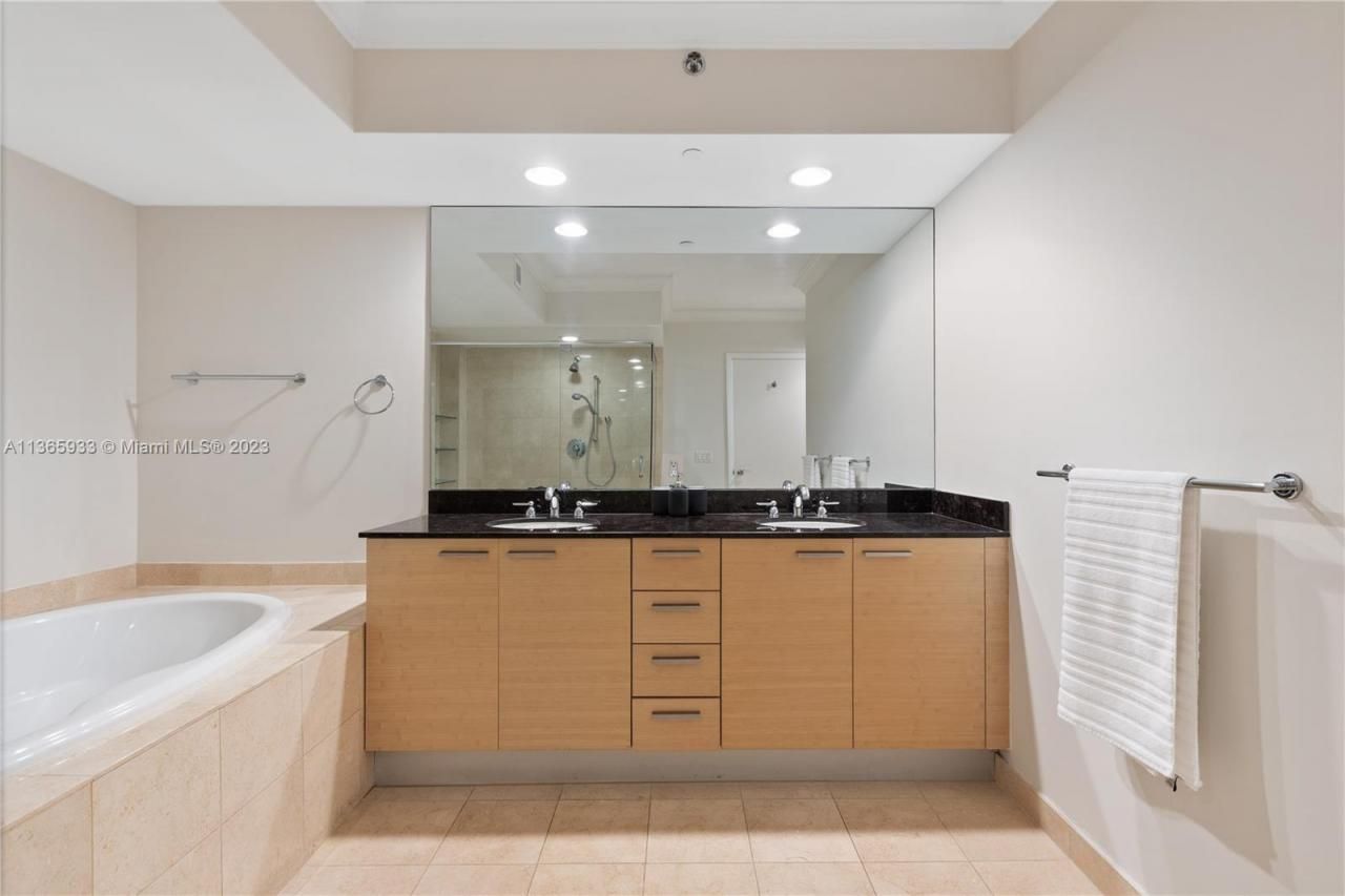 1830 S Ocean Dr, Unit 3511, Hallandale Beach, FL 33009 Photo