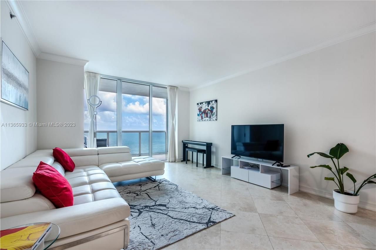 1830 S Ocean Dr, Unit 3511, Hallandale Beach, FL 33009 Photo