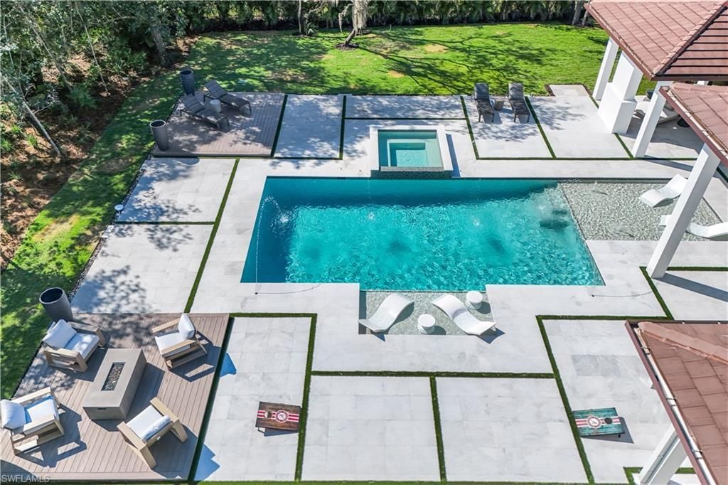 18 Caribbean Rd, Naples, FL 34108 Photo