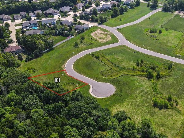MADI COURT, Menasha, WI 54952