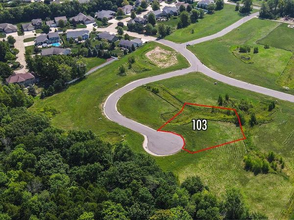 MADI COURT, Menasha, WI 54952