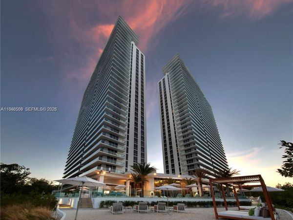 16385 Biscayne Blvd, Unit 7, North Miami Beach, FL 33160