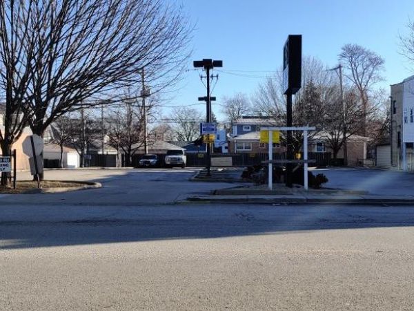 6681 N Northwest Highway, Chicago, IL 60631