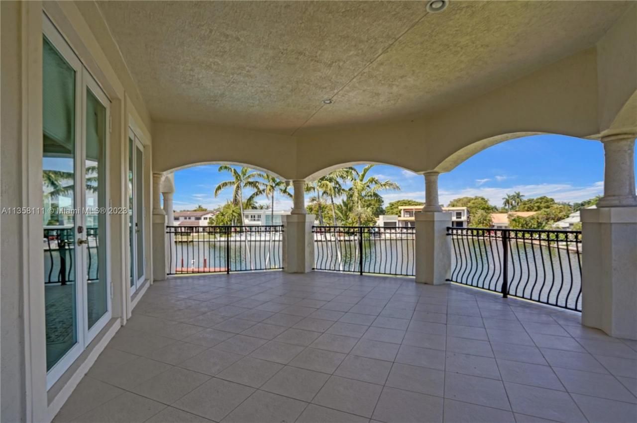 1130 Harbor Ct, Hollywood, FL 33019 Photo