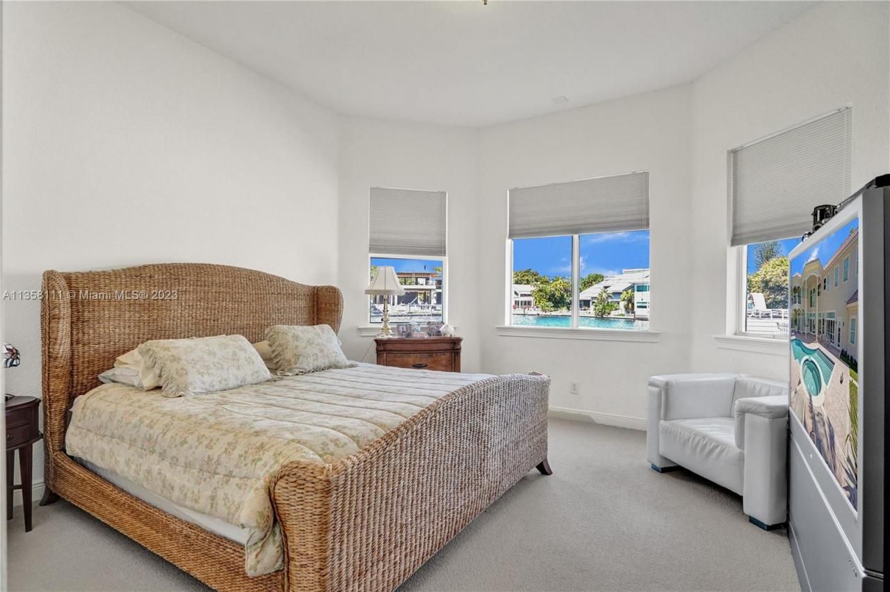 1130 Harbor Ct, Hollywood, FL 33019 Photo