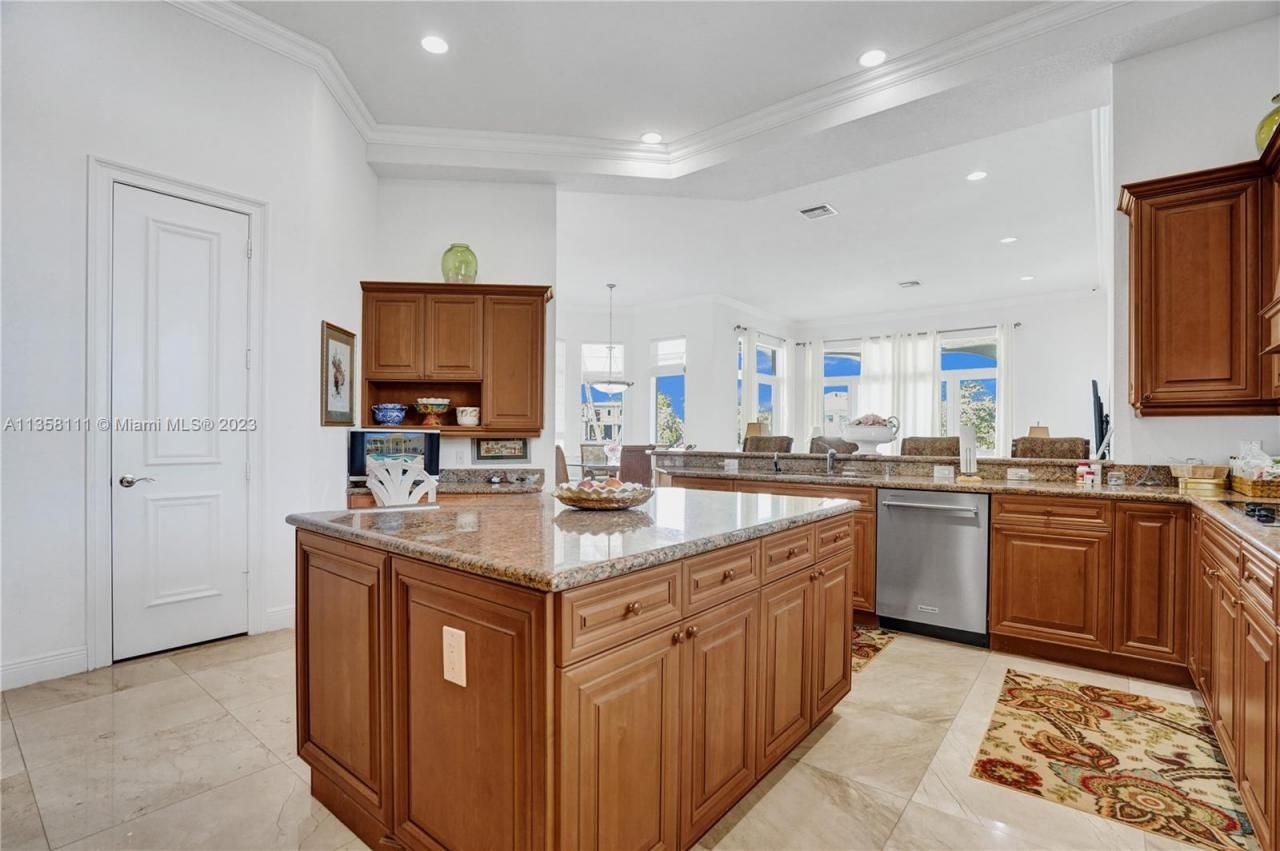 1130 Harbor Ct, Hollywood, FL 33019 Photo