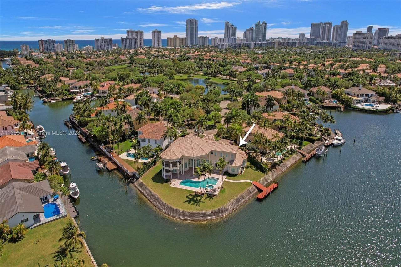 1130 Harbor Ct, Hollywood, FL 33019 Photo