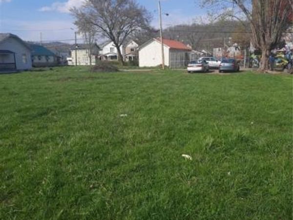 1410 1st Avenue, Charleston, WV 25387