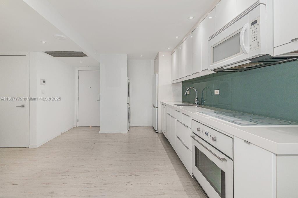 2301 Collins Ave, Unit 1032, Miami Beach, FL 33139 Photo