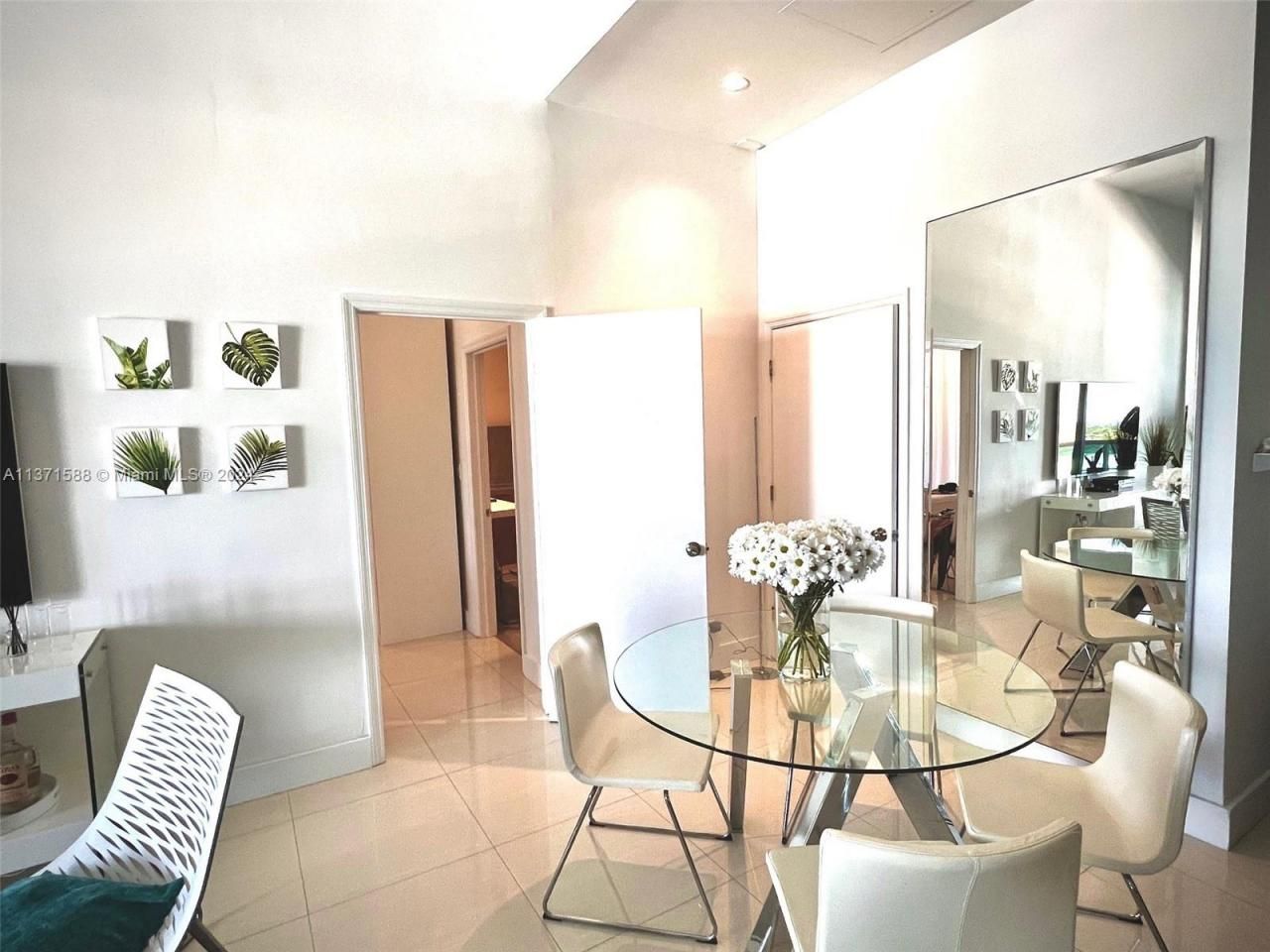 2301 Collins Ave, Unit 1626, Miami Beach, FL 33139 Photo