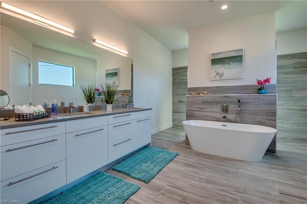 304 NW 13th Ave, Cape Coral, FL 33993 Photo