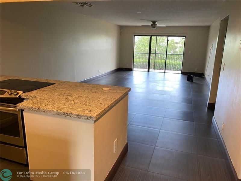 290 Racquet Club Road, Unit 205, Weston, FL 33326 Photo