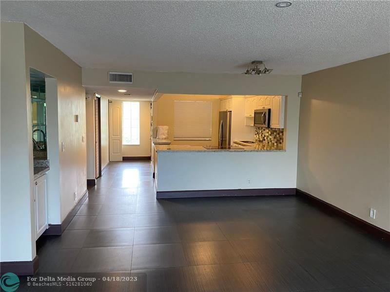 290 Racquet Club Road, Unit 205, Weston, FL 33326 Photo