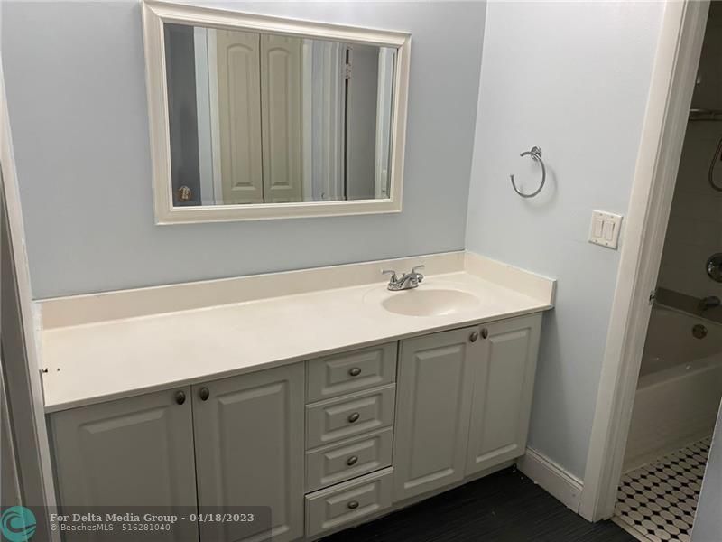 290 Racquet Club Road, Unit 205, Weston, FL 33326 Photo