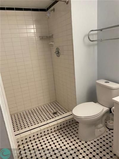 290 Racquet Club Road, Unit 205, Weston, FL 33326 Photo