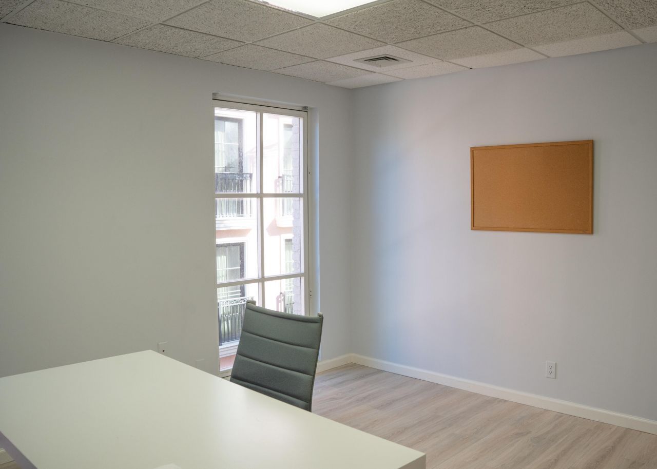 180 Royal Palm Way, Unit 203, Palm Beach, FL 33480 Photo