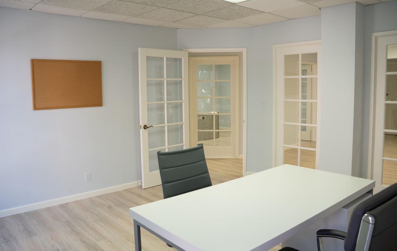 180 Royal Palm Way, Unit 203, Palm Beach, FL 33480 Photo