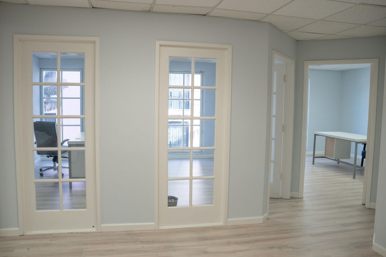 180 Royal Palm Way, Unit 203, Palm Beach, FL 33480 Photo