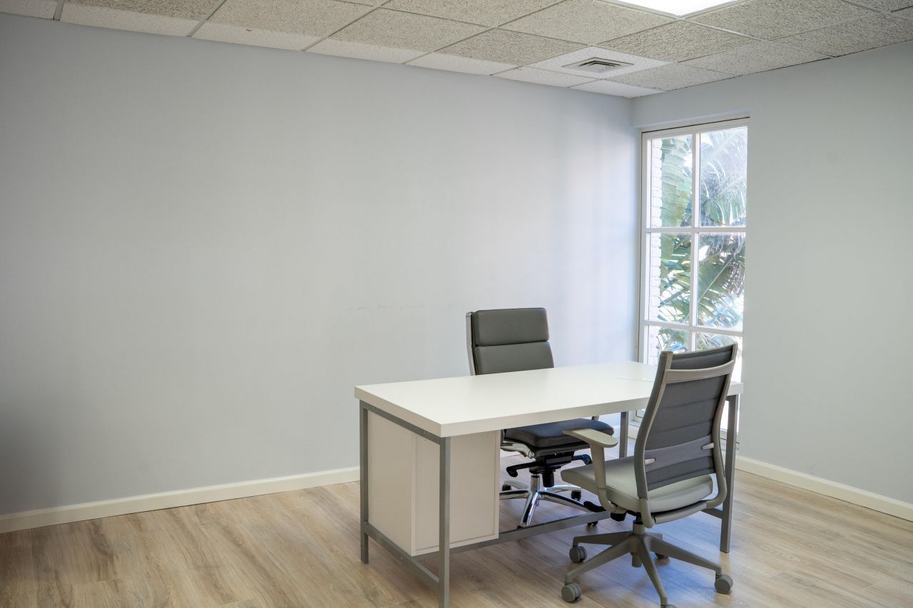 180 Royal Palm Way, Unit 203, Palm Beach, FL 33480 Photo