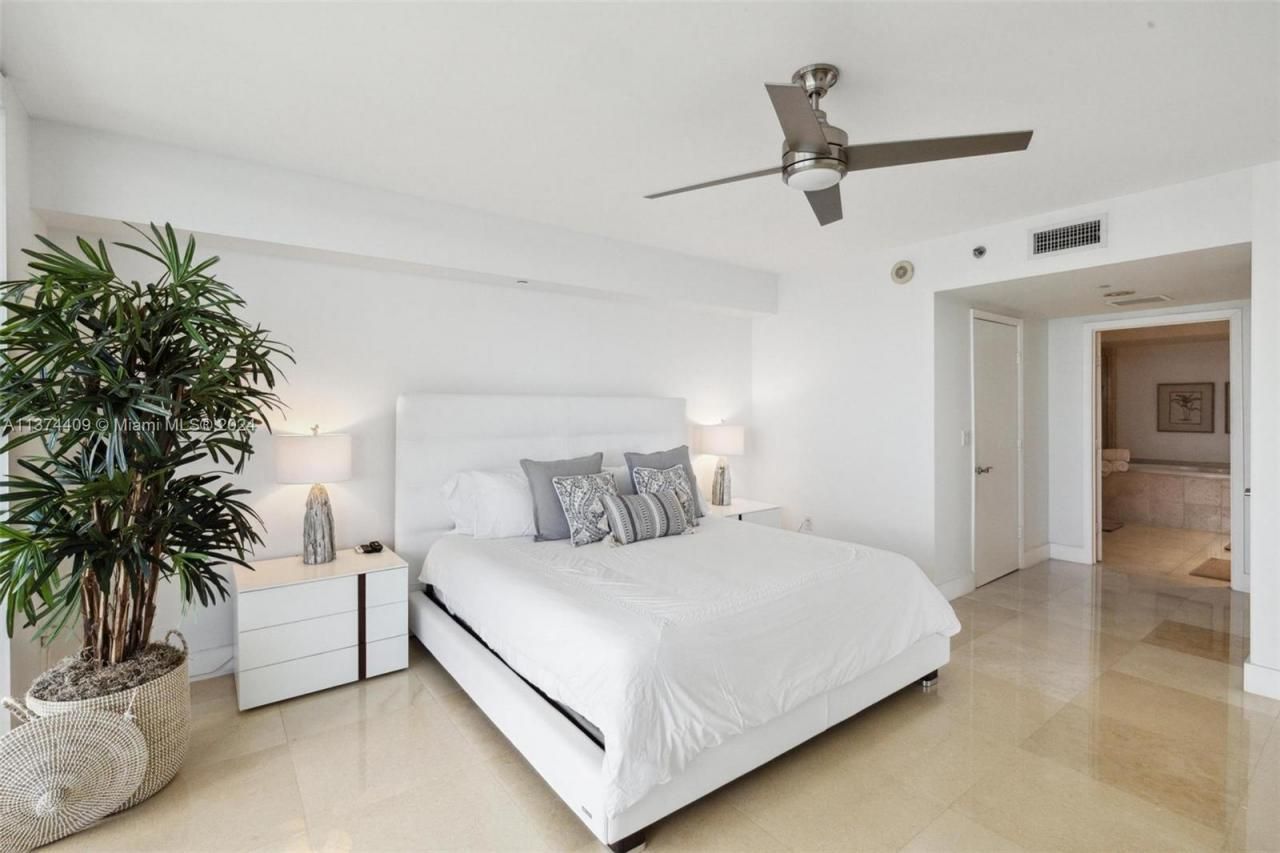1830 S Ocean Dr, Unit 4002, Hallandale Beach, FL 33009 Photo