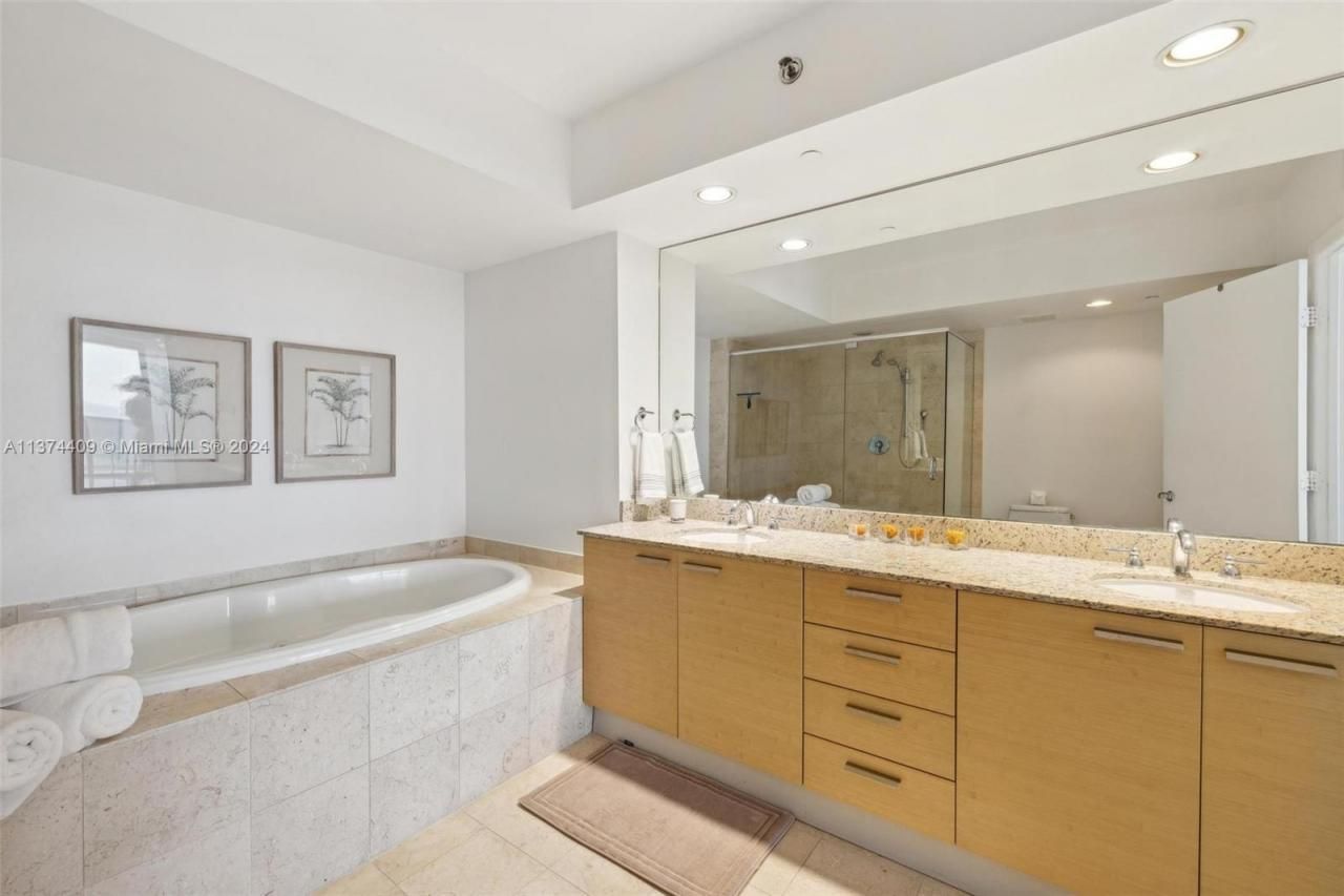 1830 S Ocean Dr, Unit 4002, Hallandale Beach, FL 33009 Photo