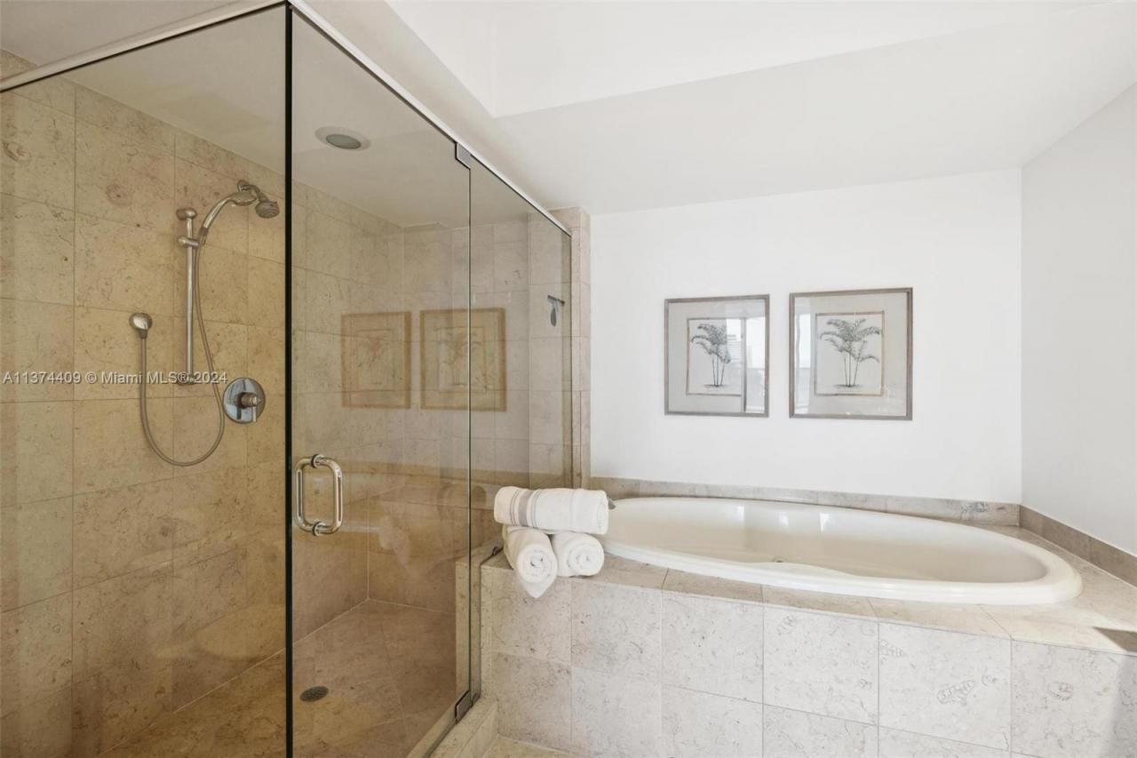 1830 S Ocean Dr, Unit 4002, Hallandale Beach, FL 33009 Photo