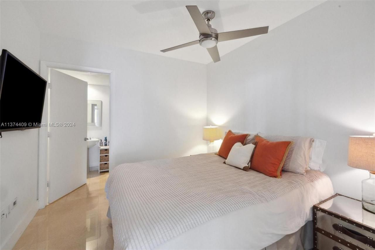 1830 S Ocean Dr, Unit 4002, Hallandale Beach, FL 33009 Photo