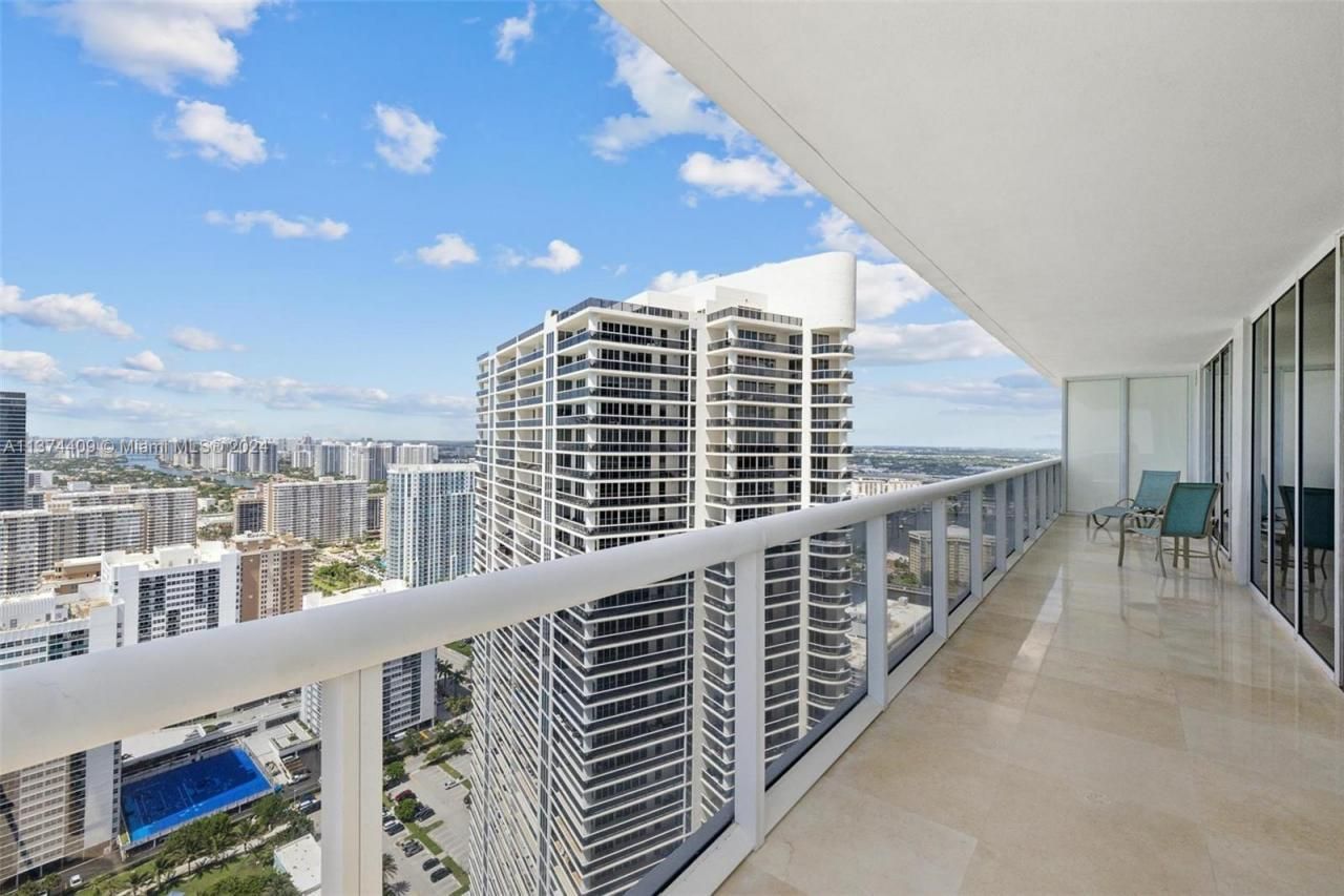 1830 S Ocean Dr, Unit 4002, Hallandale Beach, FL 33009 Photo