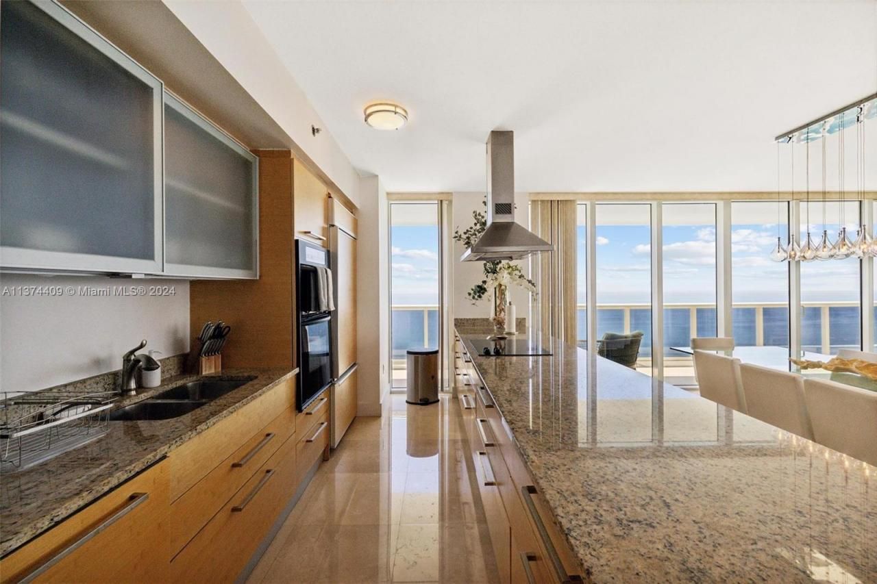 1830 S Ocean Dr, Unit 4002, Hallandale Beach, FL 33009 Photo