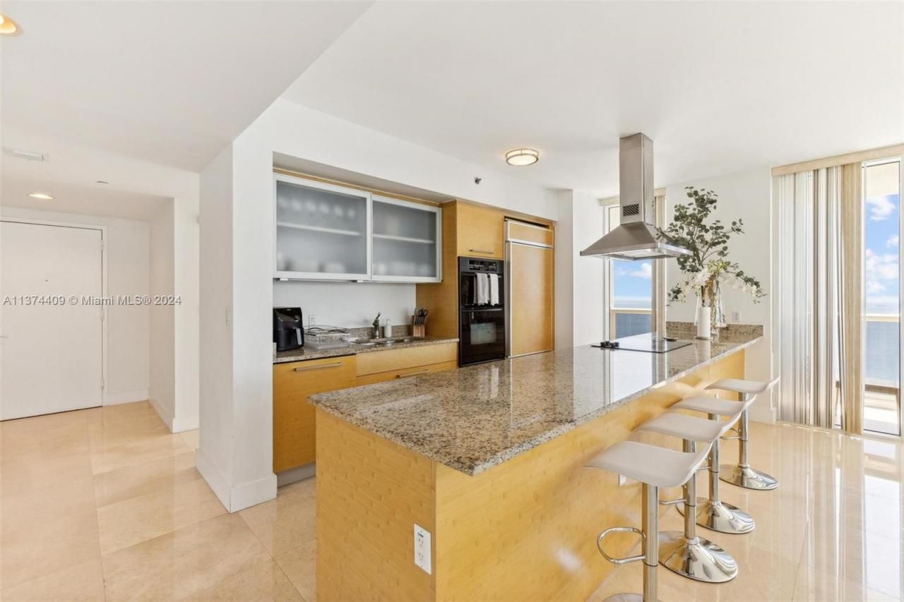 1830 S Ocean Dr, Unit 4002, Hallandale Beach, FL 33009 Photo