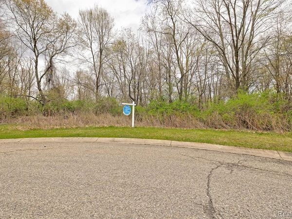 206 ASTOR KNOLLS Drive, Groveland Twp, MI 48462