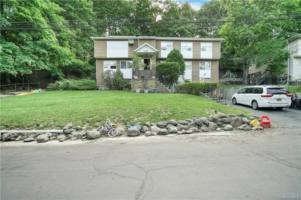 11 Emes Lane, Monsey, NY 10952 Main Photo