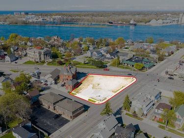 805 PINE GROVE Avenue, Port Huron, Mi 48060