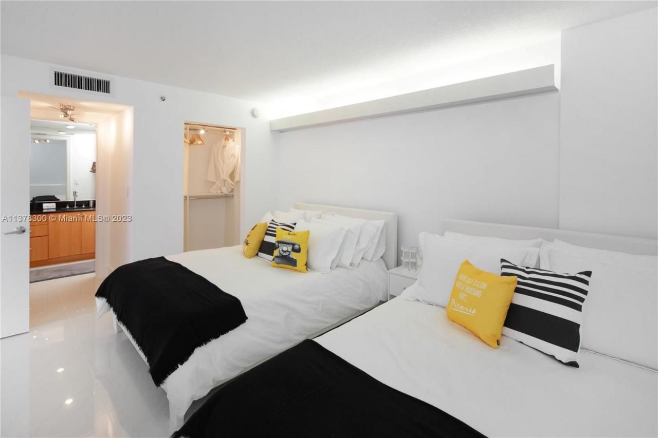 6917 Collins Ave, Unit 820, Miami Beach, FL 33140 Photo