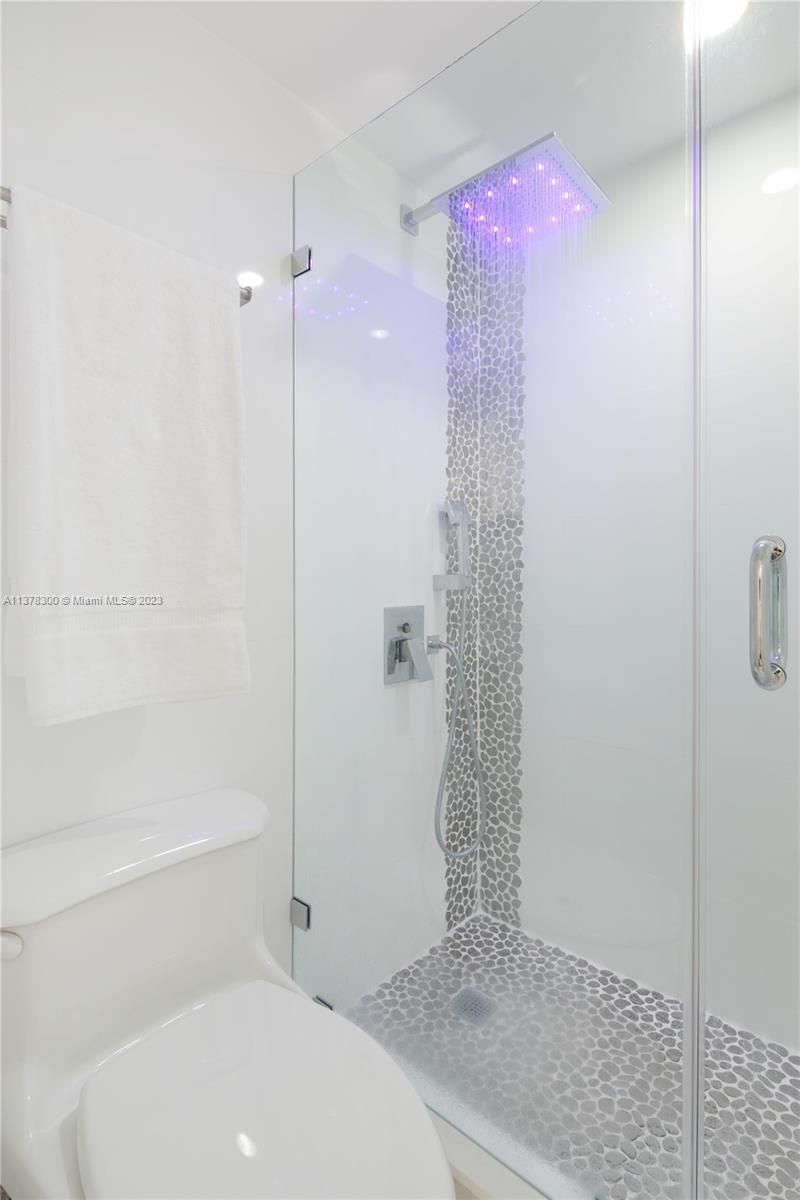 6917 Collins Ave, Unit 820, Miami Beach, FL 33140 Photo