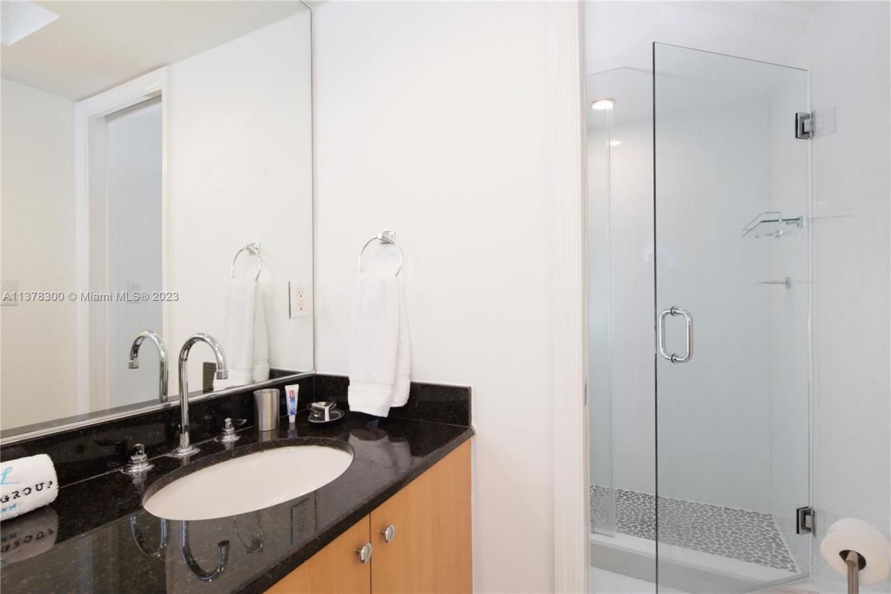 6917 Collins Ave, Unit 820, Miami Beach, FL 33140 Photo