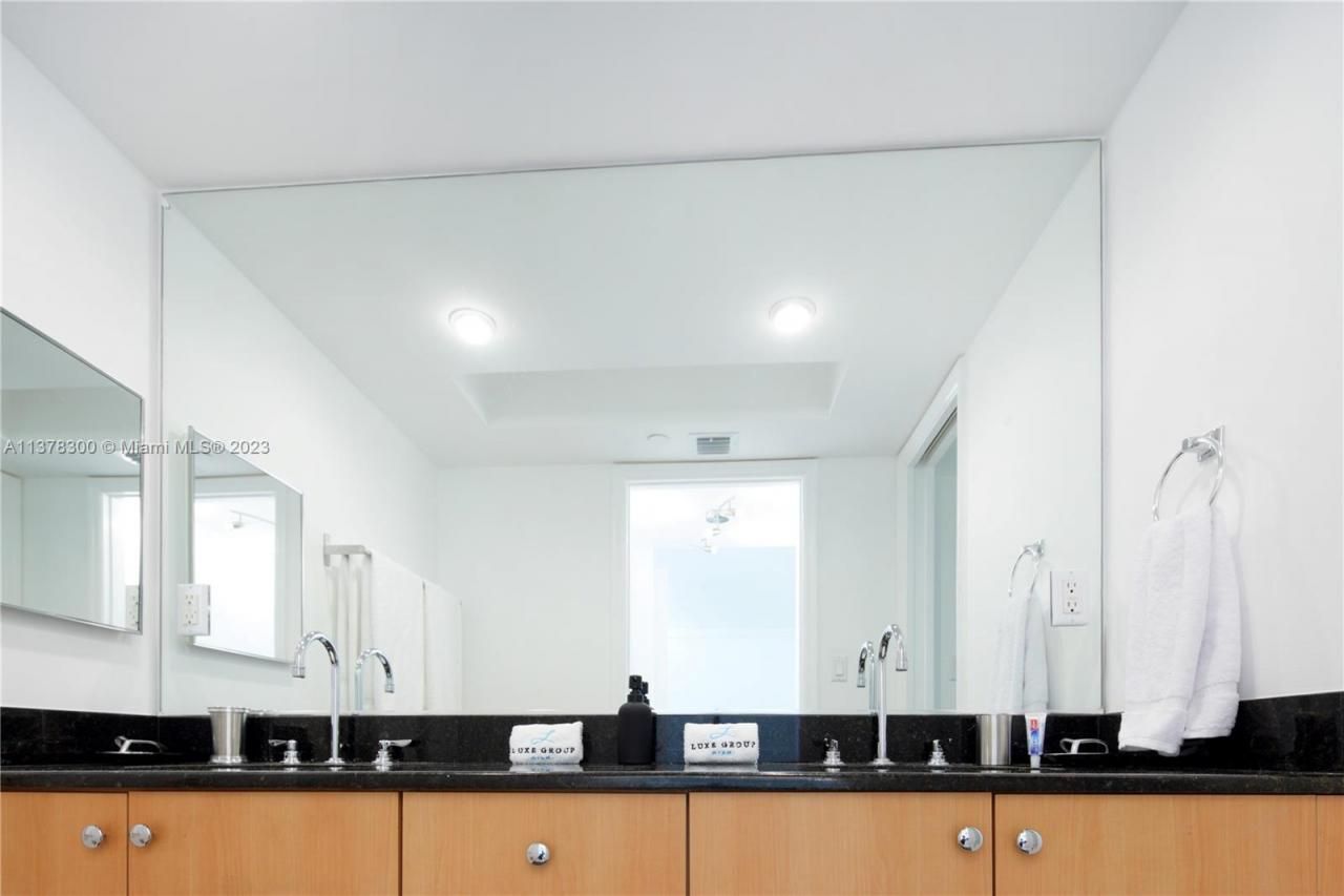 6917 Collins Ave, Unit 820, Miami Beach, FL 33140 Photo