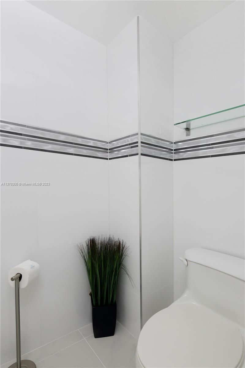 6917 Collins Ave, Unit 820, Miami Beach, FL 33140 Photo