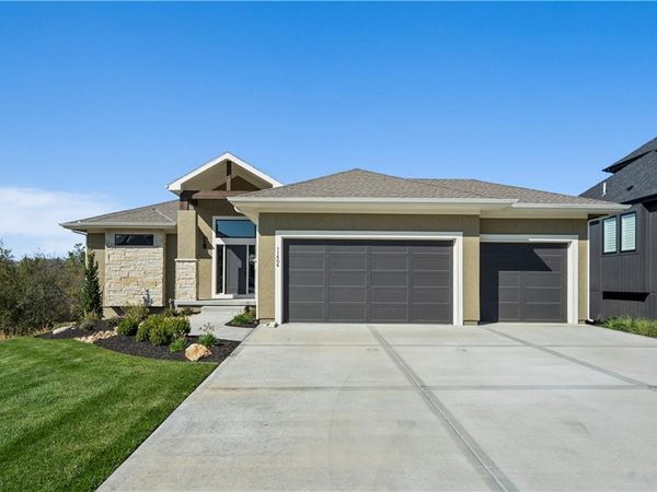 11606 S Zarda Drive, Olathe, KS 66061