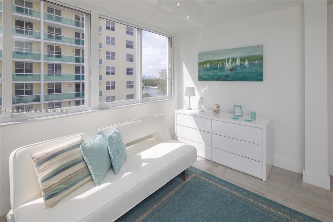 5005 Collins Ave, Unit 610, Miami Beach, FL 33140 Photo