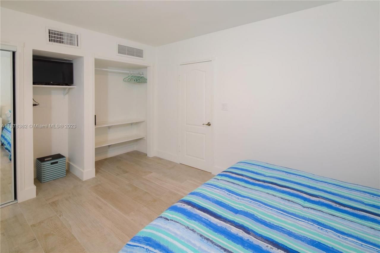 5005 Collins Ave, Unit 610, Miami Beach, FL 33140 Photo