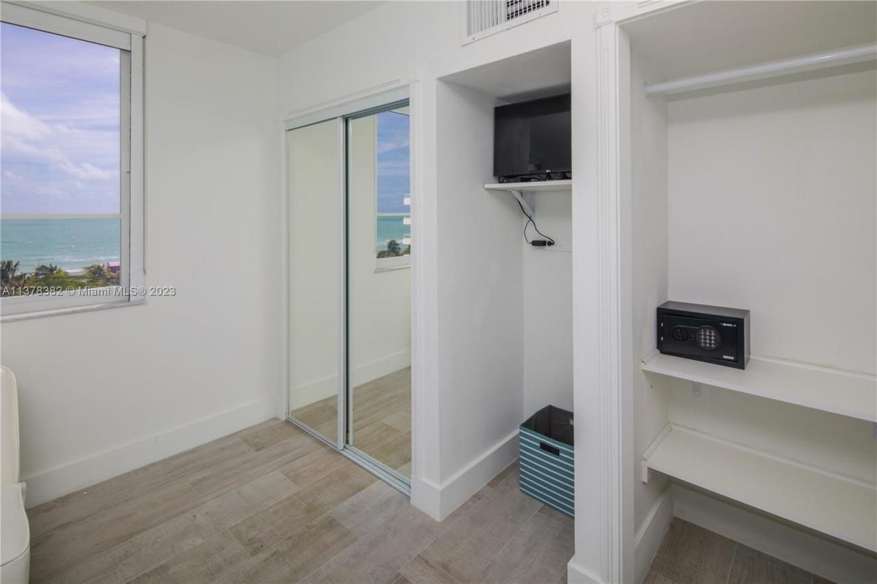 5005 Collins Ave, Unit 610, Miami Beach, FL 33140 Photo