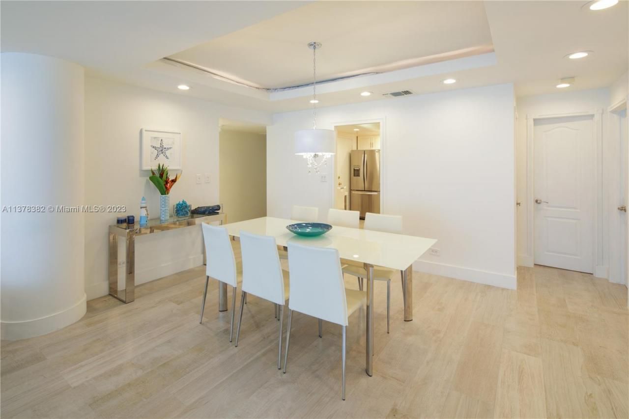 5005 Collins Ave, Unit 610, Miami Beach, FL 33140 Photo