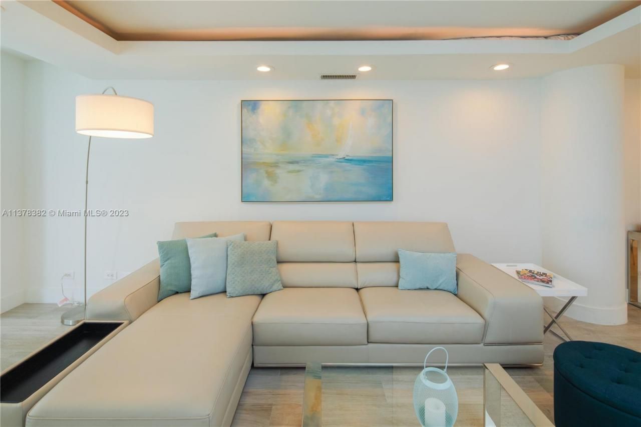 5005 Collins Ave, Unit 610, Miami Beach, FL 33140 Photo