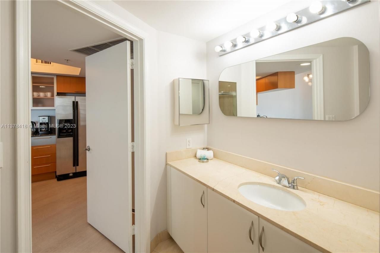 1750 N Bayshore Dr, Unit 2602, Miami, FL 33132 Photo